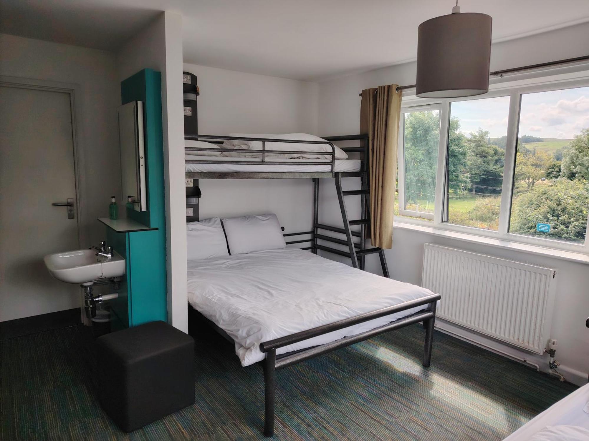 Yha Malham Hostel Luaran gambar