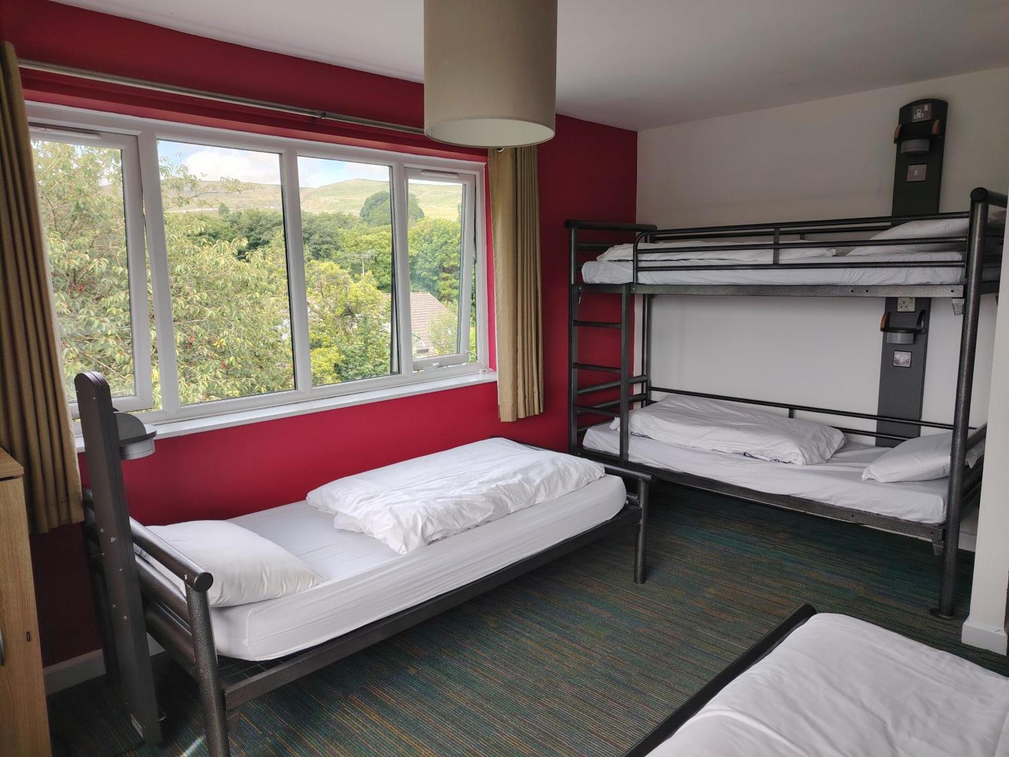 Yha Malham Hostel Luaran gambar