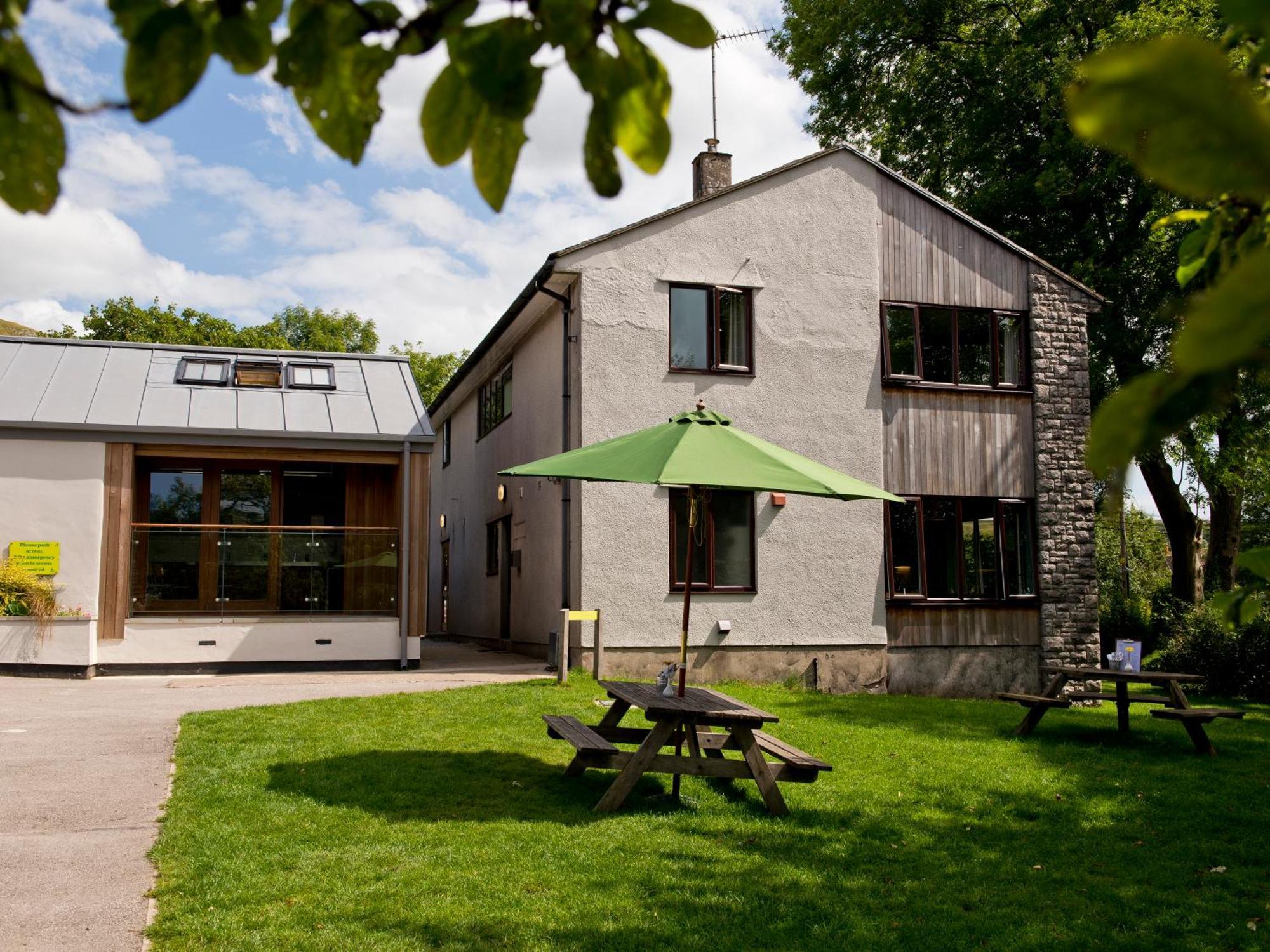 Yha Malham Hostel Luaran gambar